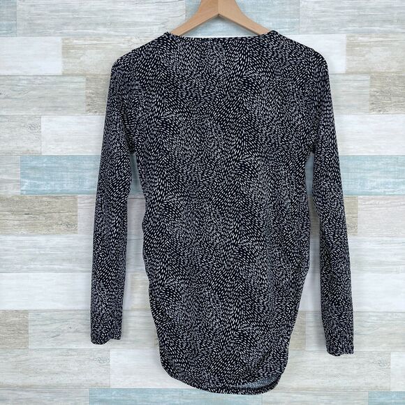 Motherhood Maternity Stretchy Keyhole Surplice Top Black White Womens Small - Picture 4 of 7